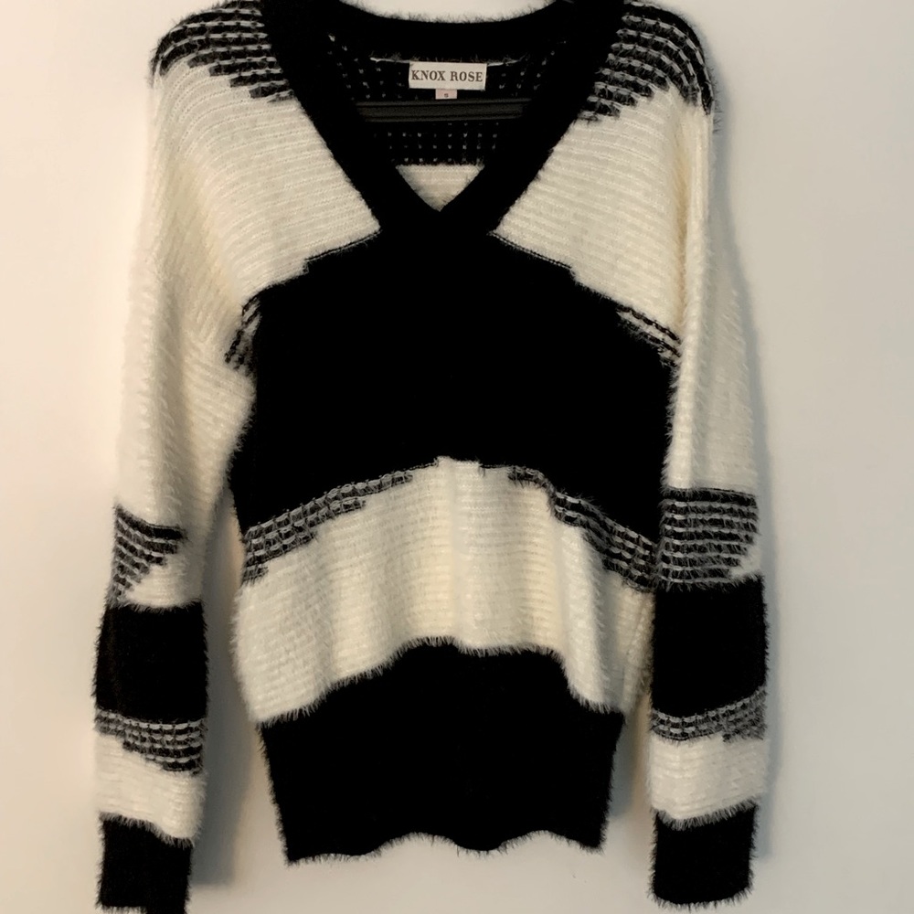 Knox Rose V-Neck Soft Fuzzy Stripe Sweater Black and White Size S